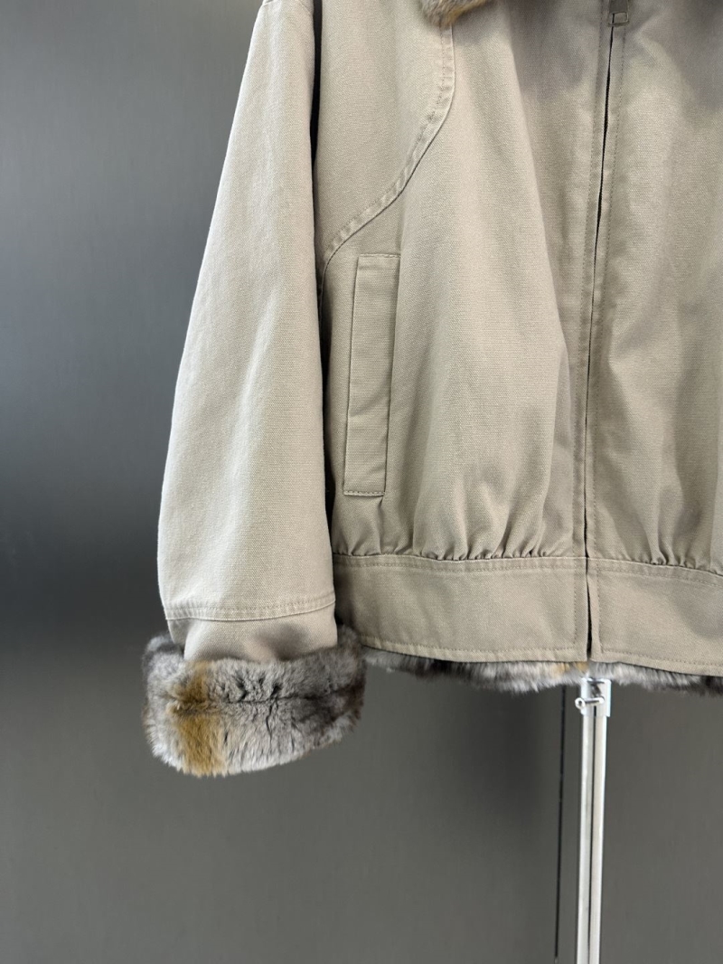 Ce1i*e outwears